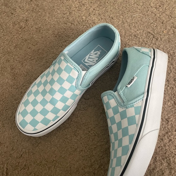 Vans - Picture 2 of 2